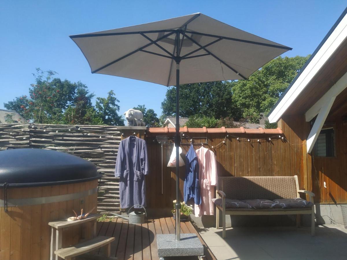Chalet "Het Biggetje" Hottub - Sauna Volkel Exterior photo